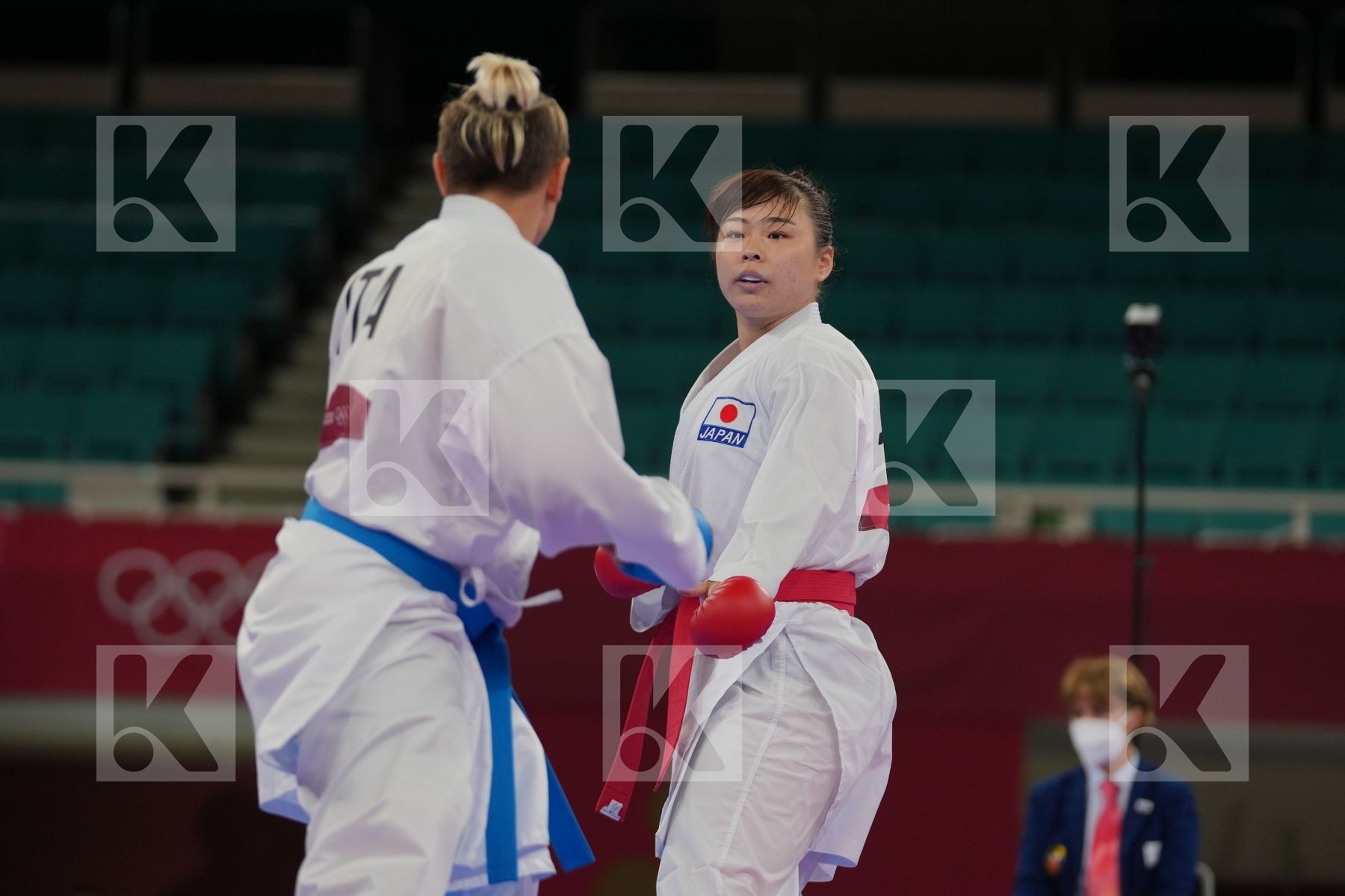 Uekusa Ayumi (Japan) - Kumite Female +61kg, Semeraro Silvia (Italy) - Kumite Female +61kg in Senior Kumite 61+ Kg - Round Robin bout