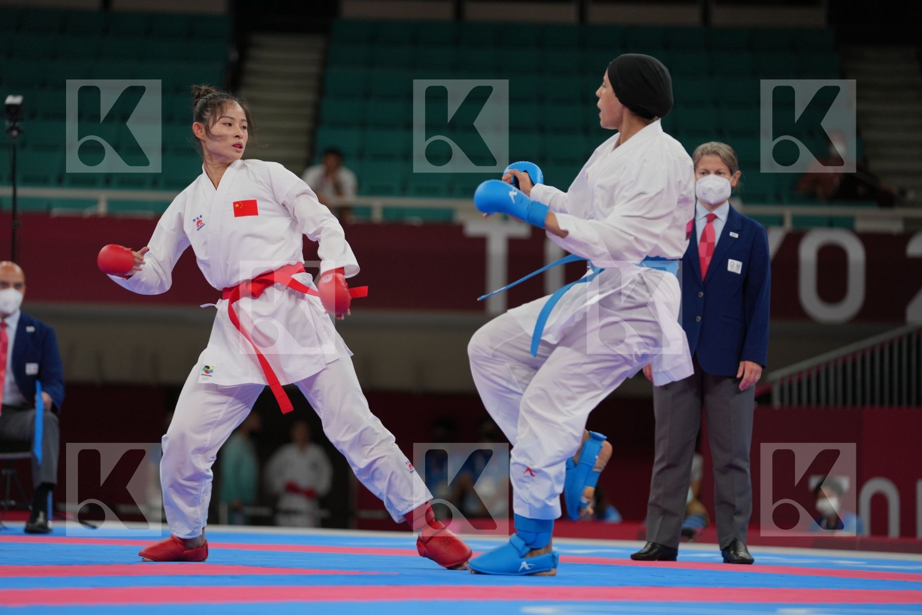 Gong Li (People's Republic of China) - Kumite Female+61kg, Abdelaziz Feryal (Egypt) - Kumite Female +61kg in Senior Kumite 61+ Kg - Round Robin bout