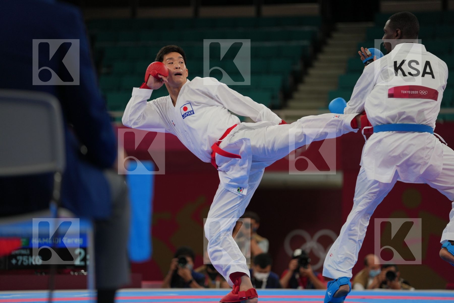 Araga Ryutaro (Japan) - Kumite Male +75kg, Hamedi Tareg (Saudi Arabia) - Kumite Male +75kg in Senior Kumite 75+ Kg - Semifinal bout
