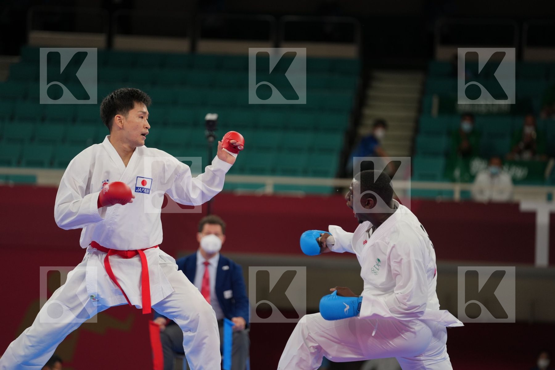 Araga Ryutaro (Japan) - Kumite Male +75kg, Hamedi Tareg (Saudi Arabia) - Kumite Male +75kg in Senior Kumite 75+ Kg - Semifinal bout