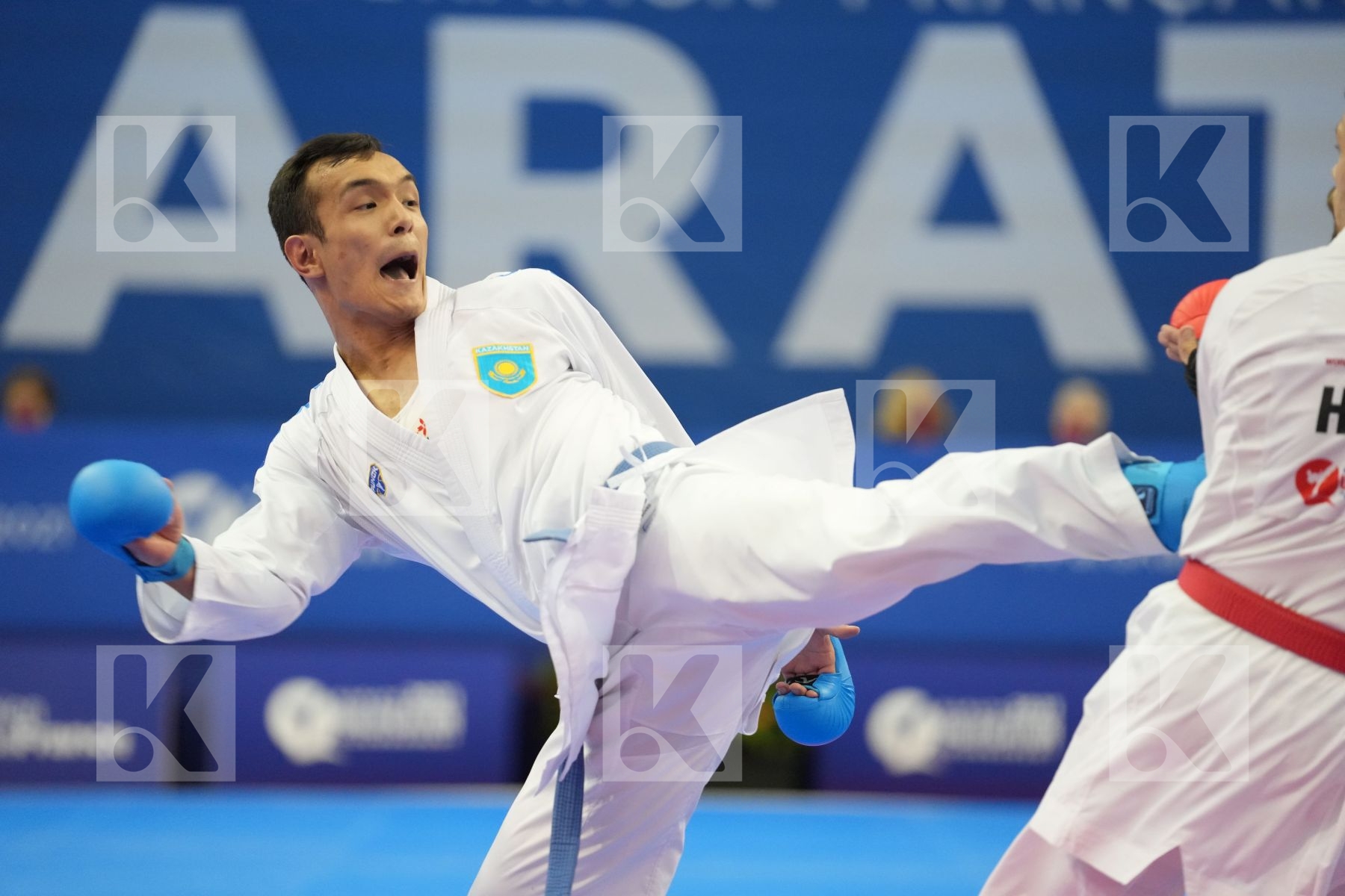 AZHIKANOV NURKANAT (KAZAKHSTAN), HARSPATAKI KAROLY GABOR (HUNGARY) in Olympic Category - Kumite Male -75 KG - Round Robin bout