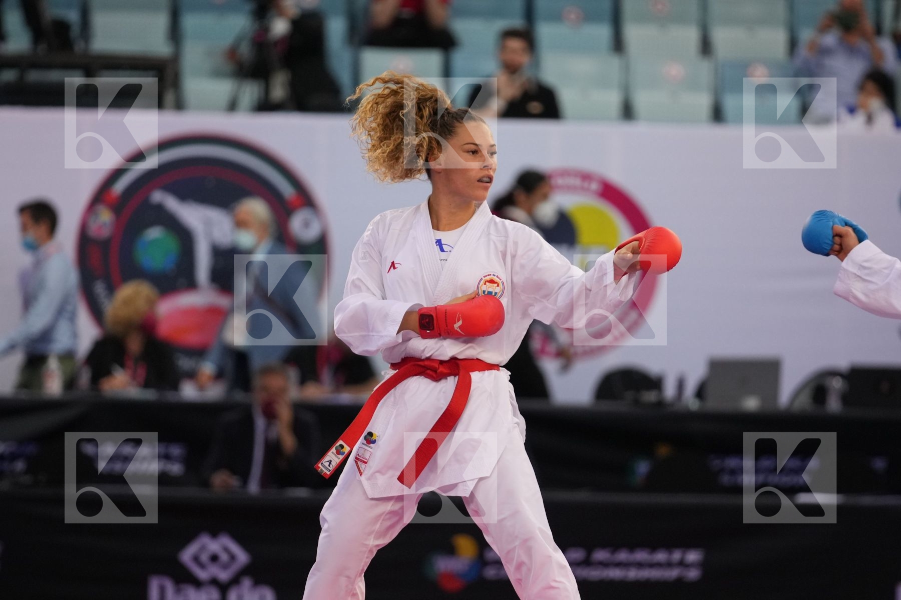 SNEL LYNN (NETHERLANDS) vs JUMAA HAYA (CANADA) in Female Kumite -61 Kg - bronze bout