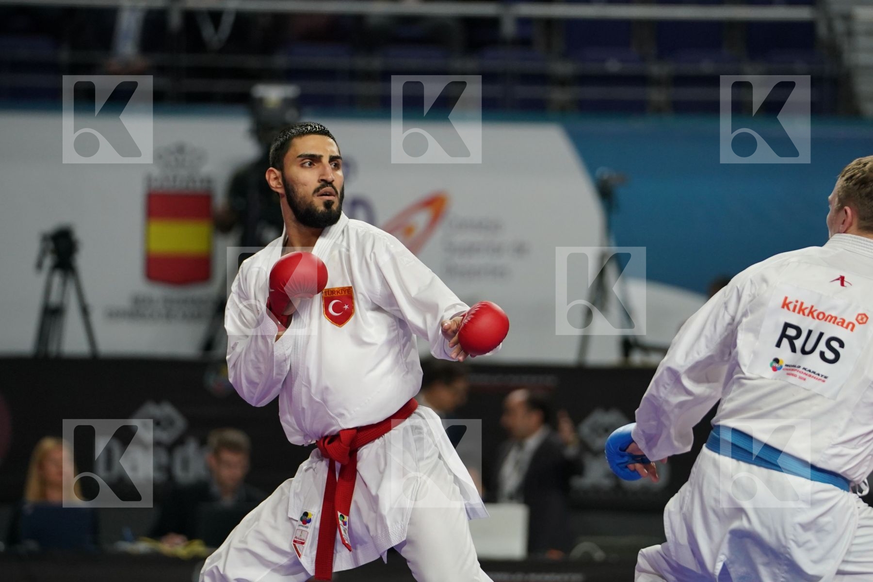 ALPARSLAN YAMANOGLU (TURKEY) vs ALEXANDER PSHENITSYN (RUSSIAN FEDERATION) in Senior Kumite 84+ Kg - Bronze bout