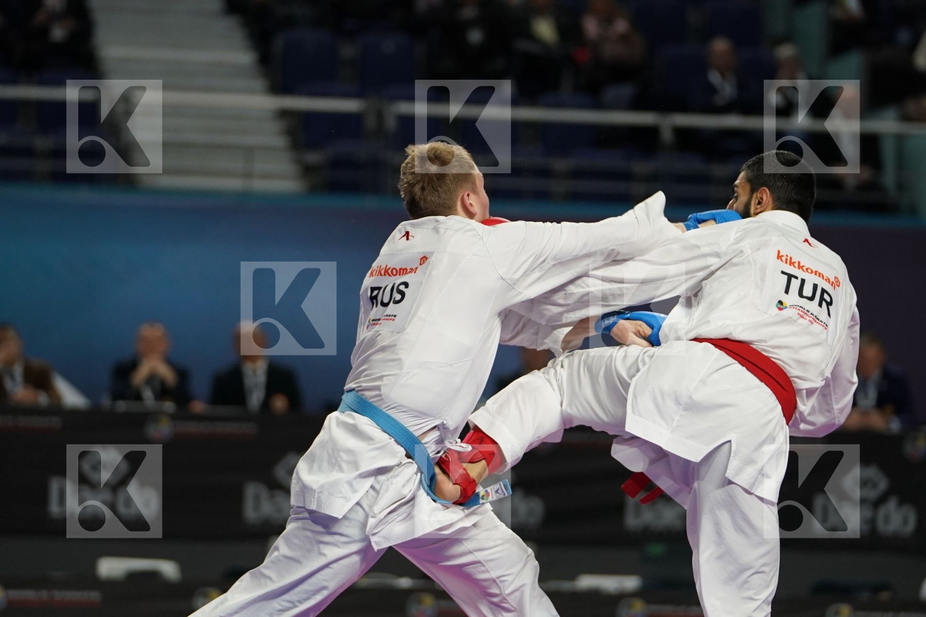 ALPARSLAN YAMANOGLU (TURKEY) vs ALEXANDER PSHENITSYN (RUSSIAN FEDERATION) in Senior Kumite 84+ Kg - Bronze bout