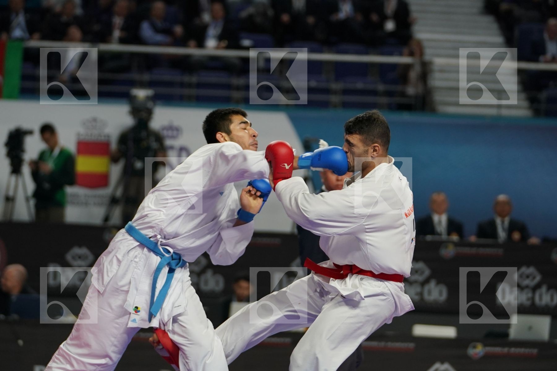ZABIOLLAH POORSHAB (ISLAMIC REPUBLIC OF IRAN) vs DANIYAR YULDASHEV (KAZAKHSTAN) in Senior Kumite Ð 84 Kg - Bronze bout