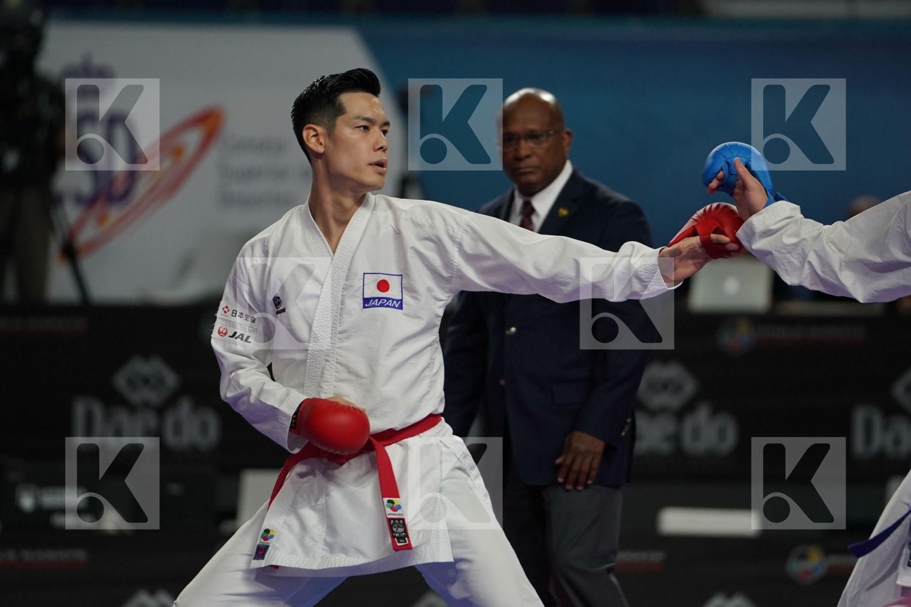KEN NISHIMURA (JAPAN) vs BESLAN MIZOV (RUSSIAN FEDERATION) in Senior Kumite Ð 75 Kg - Bronze bout