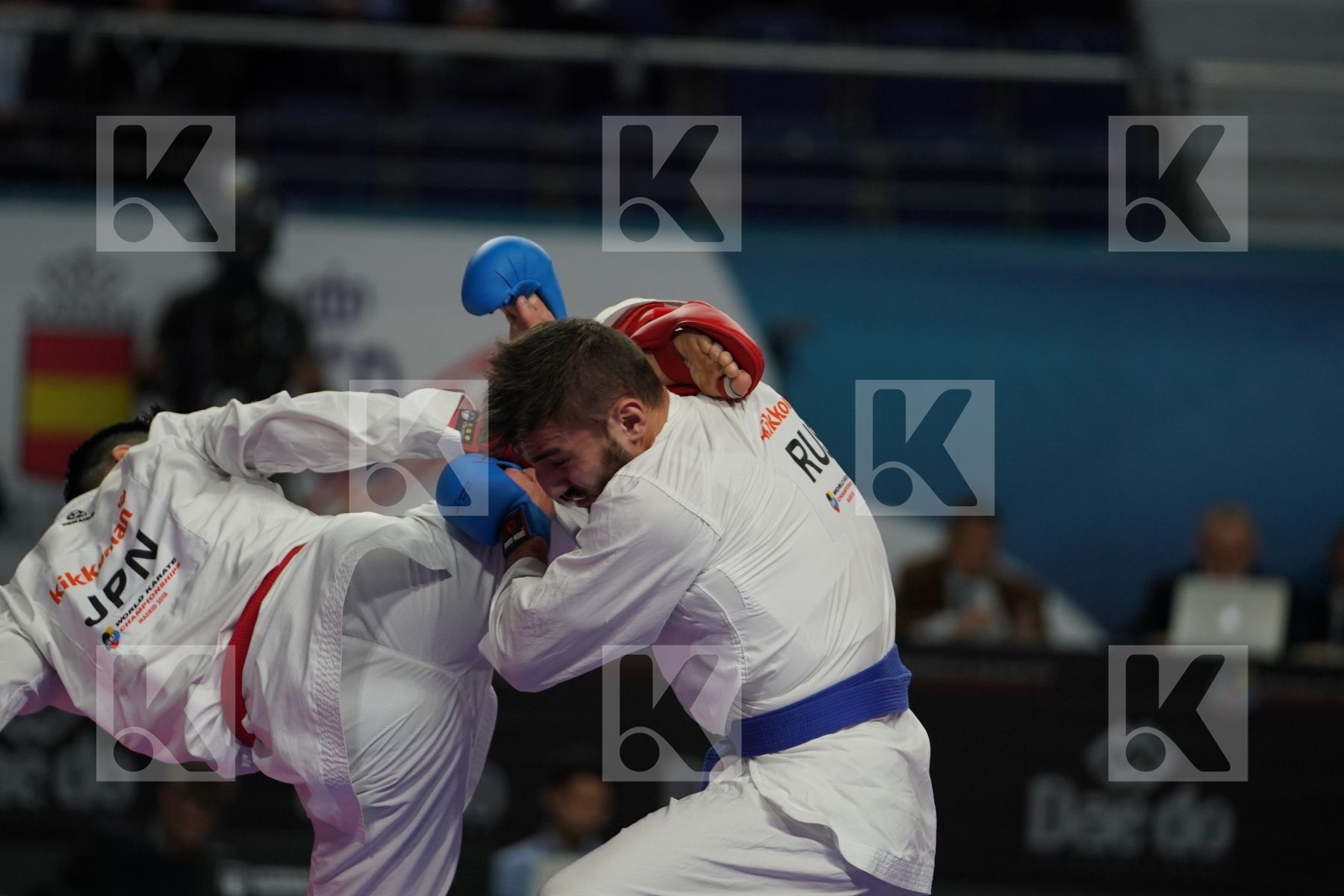 KEN NISHIMURA (JAPAN) vs BESLAN MIZOV (RUSSIAN FEDERATION) in Senior Kumite Ð 75 Kg - Bronze bout
