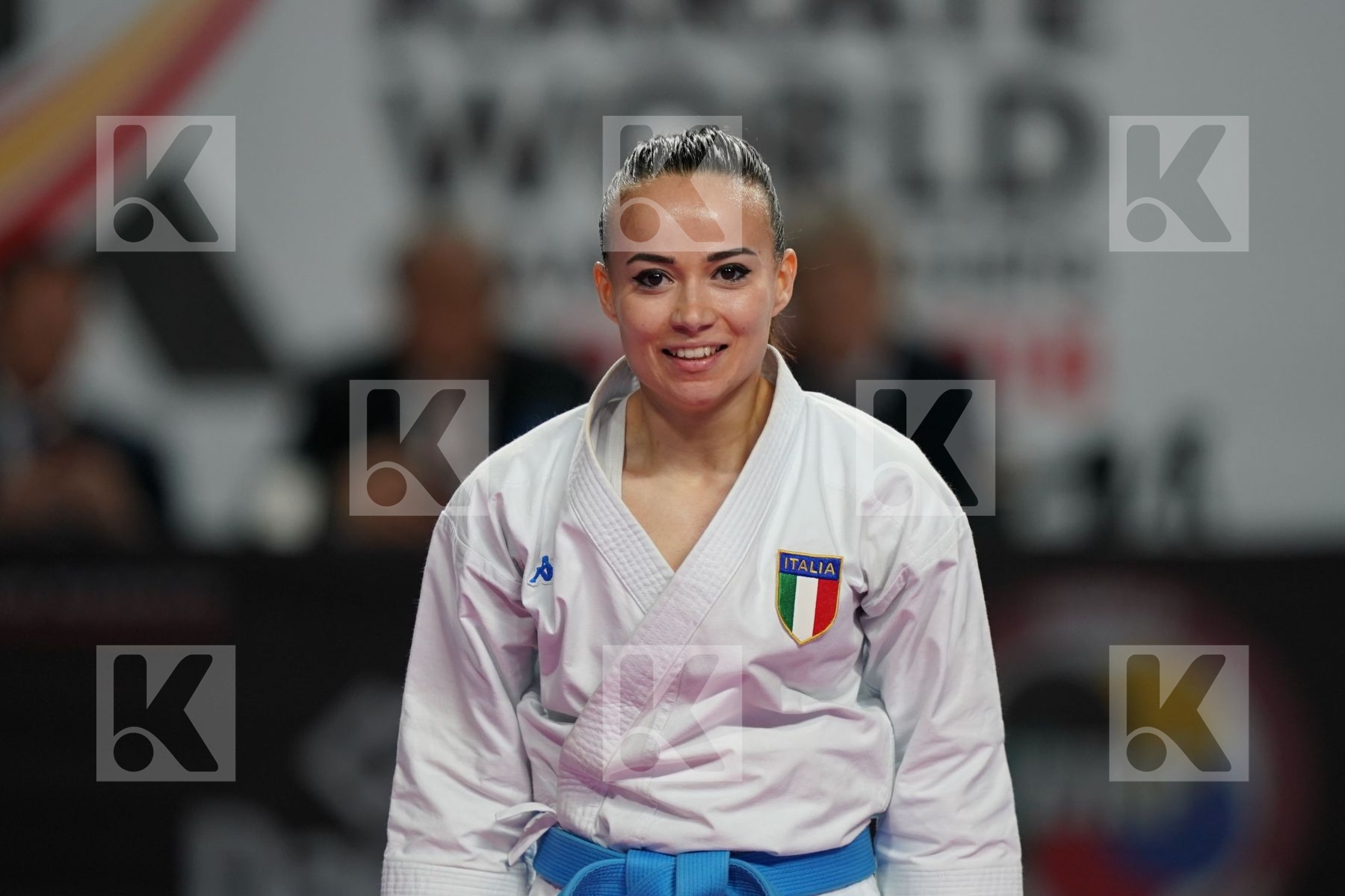 ALEXANDRA FERACCI (FRANCE) vs VIVIANA BOTTARO (ITALY) in Senior Female Kata - Bronze bout