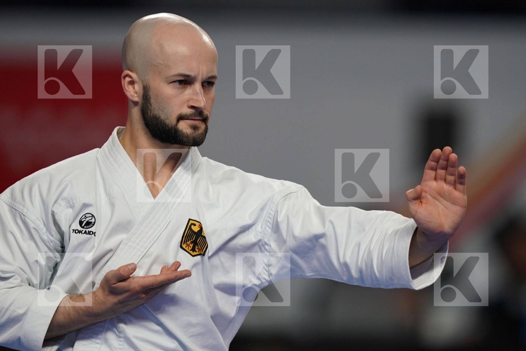 MATTIA BUSATO (ITALY) vs ILJA SMORGUNER (GERMANY) in Senior Male Kata - Bronze bout