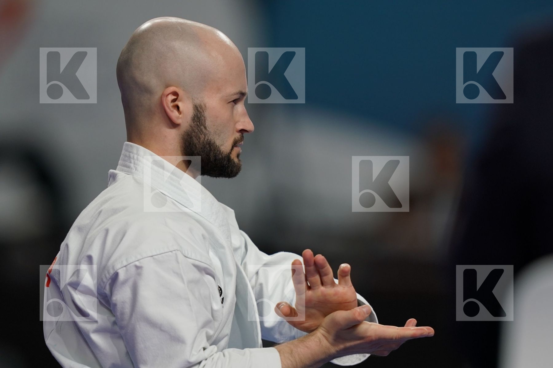 MATTIA BUSATO (ITALY) vs ILJA SMORGUNER (GERMANY) in Senior Male Kata - Bronze bout