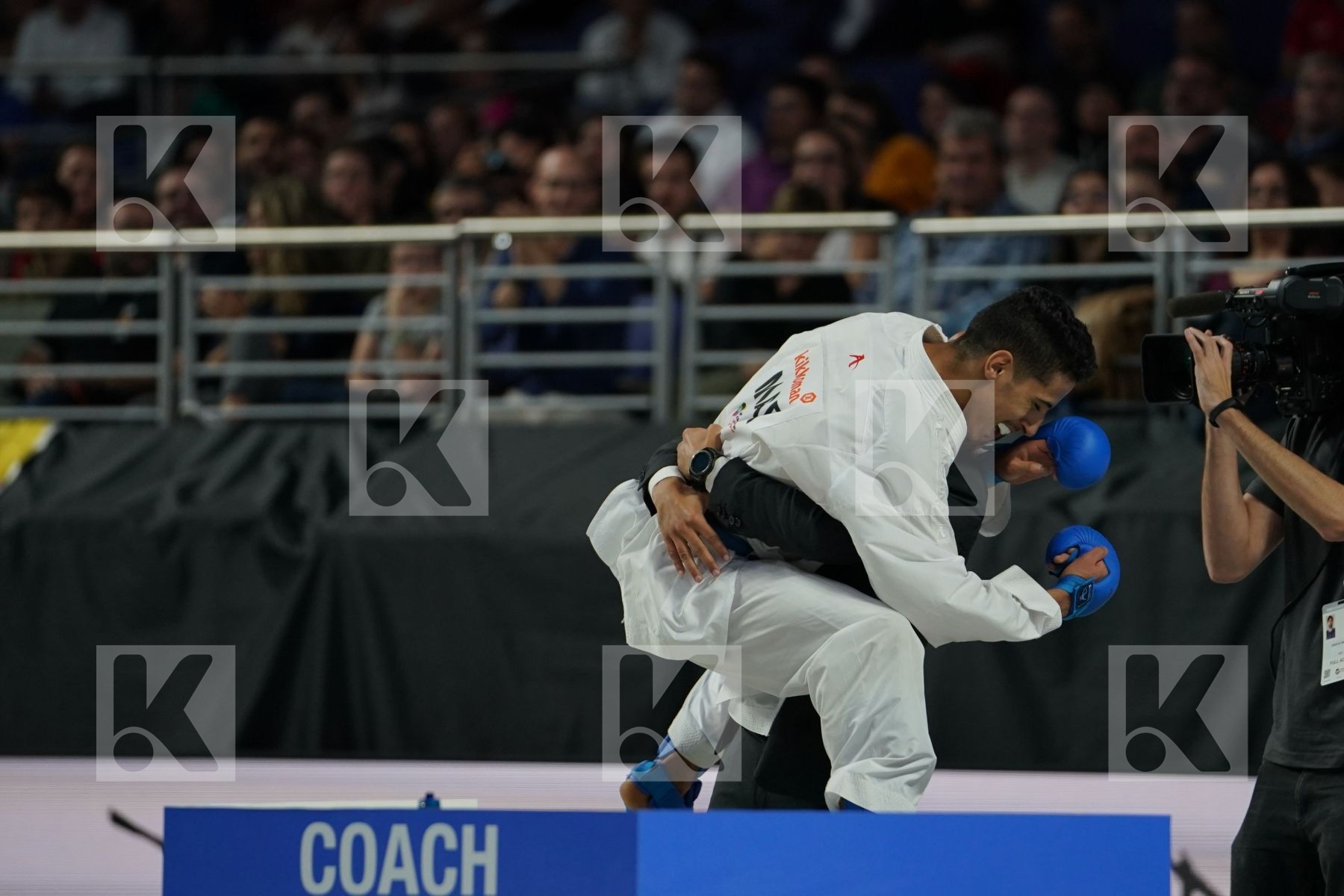 JOVANNI MARTINEZ (VENEZUELA) vs ABDESSALAM AMEKNASSI (MOROCCO in Senior Kumite -60 Kg - Bronze bout