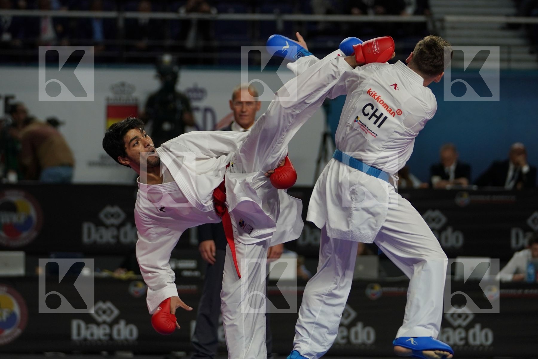 ABDEL RAHMAN ALMASATFA (JORDAN) vs CAMILO VELOZO (CHILE) in Senior Kumite -67 Kg - Bronze bout