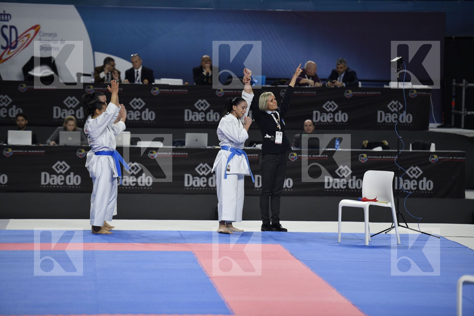 SERBIA (DJURDJEVIC, MATICKI, PIPERIN) vs ITALY (BATTAGLIA, D'ONOFRIO, PEZZETTI) in Senior Team Female Kata - Bronze bout
