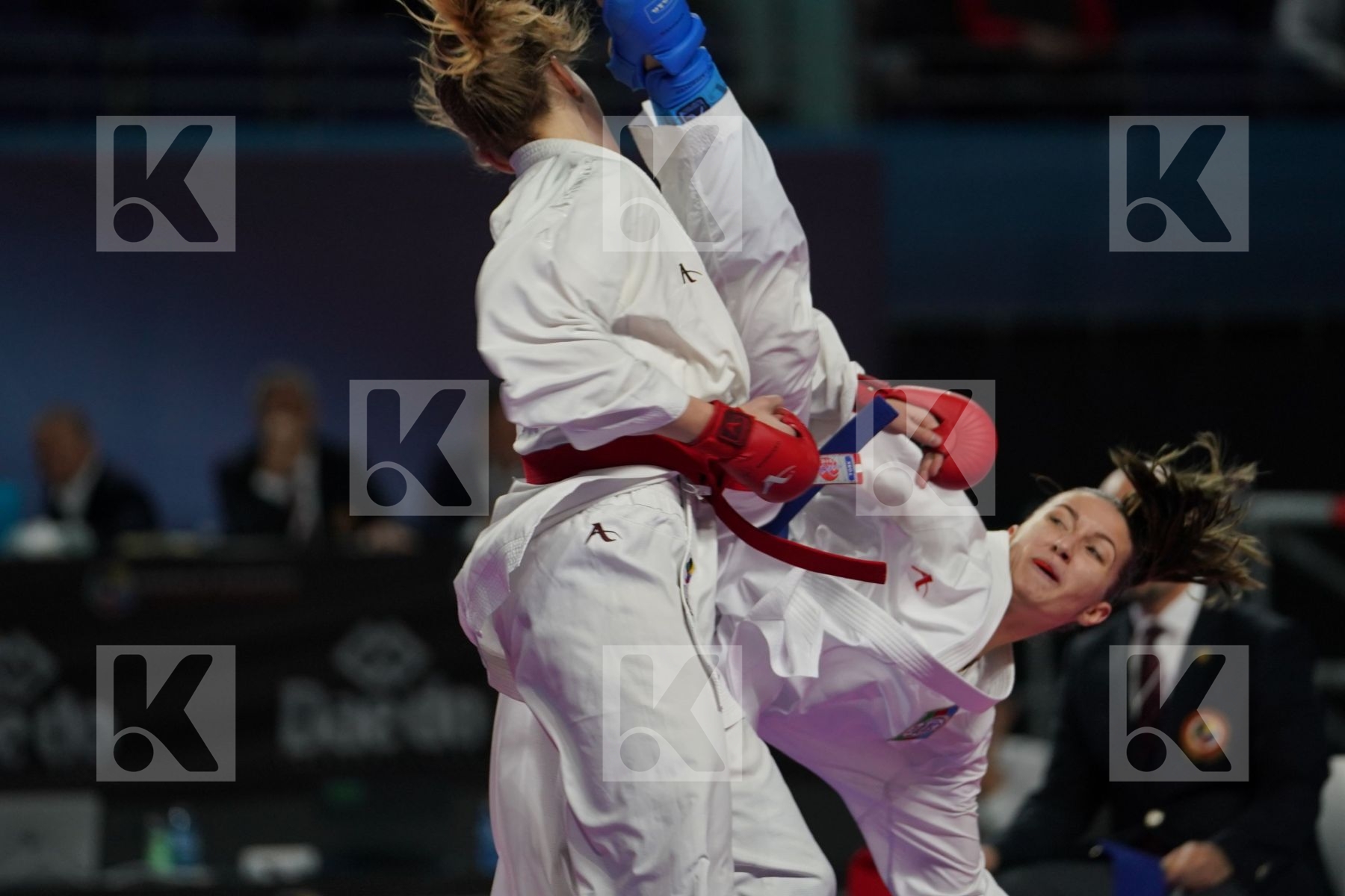 VICTORIA  ISAEVA  (RUSSIAN FEDERATION) vs IRINA ZARETSKA (AZERBAIJAN) in Senior Kumite Ð 68 Kg - Final bout