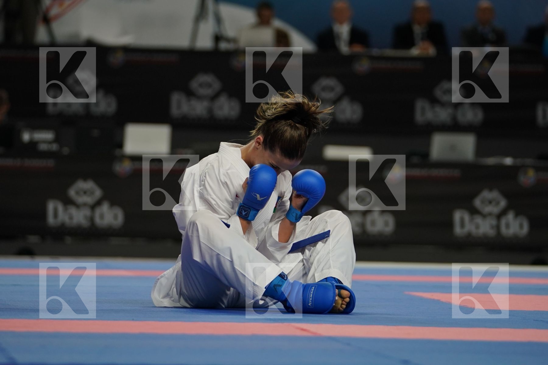 VICTORIA  ISAEVA  (RUSSIAN FEDERATION) vs IRINA ZARETSKA (AZERBAIJAN) in Senior Kumite Ð 68 Kg - Final bout