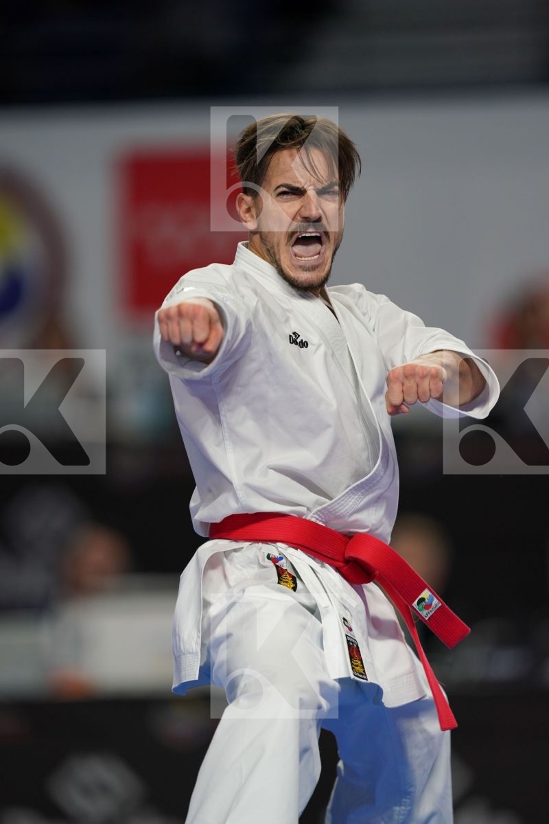 DAMIAN HUGO QUINTERO CAPDEVILA (SPAIN) vs RYO KIYUNA (JAPAN) in Senior Male Kata - Final bout