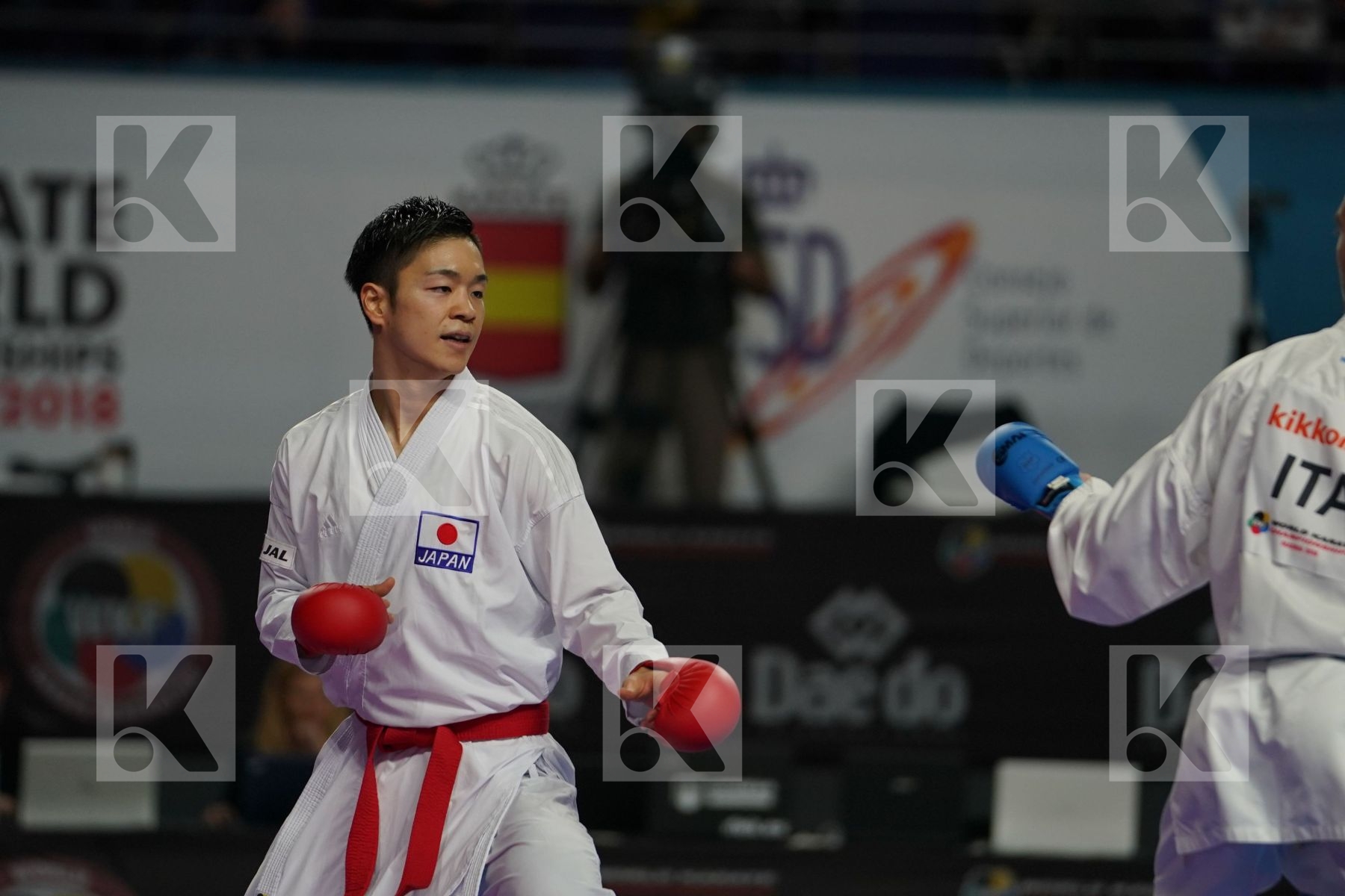 NAOTO SAGO (JAPAN) vs ANGELO CRESCENZO (ITALY) in Senior Kumite -60 Kg - Final bout