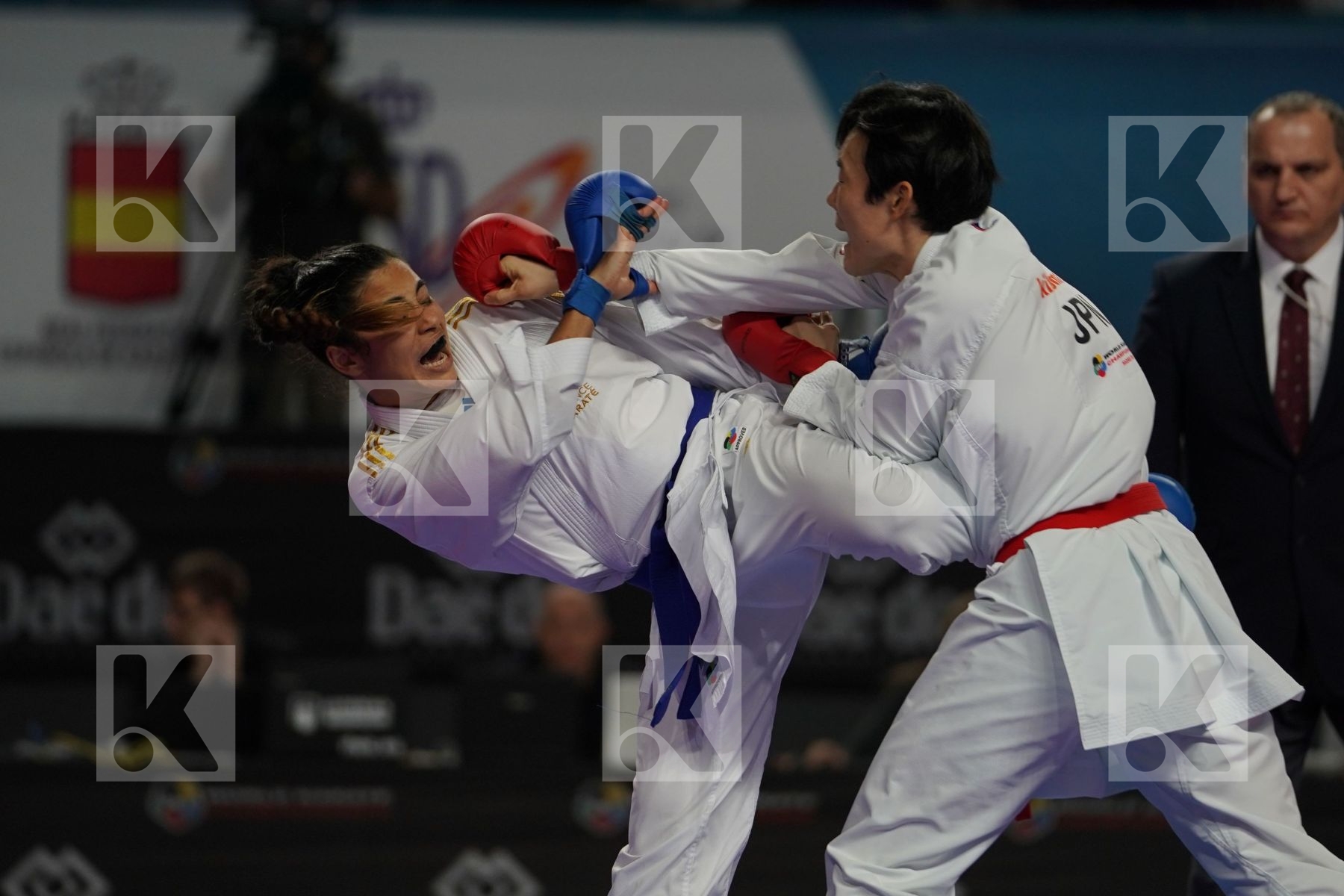 Japan (KAWAMURA, SAITO, SOMEYA, UEKUSA) vs France (AVAZERI, BRITO, HEURTAULT, SIVERT) in Senior Team Female Kumite - Final bout