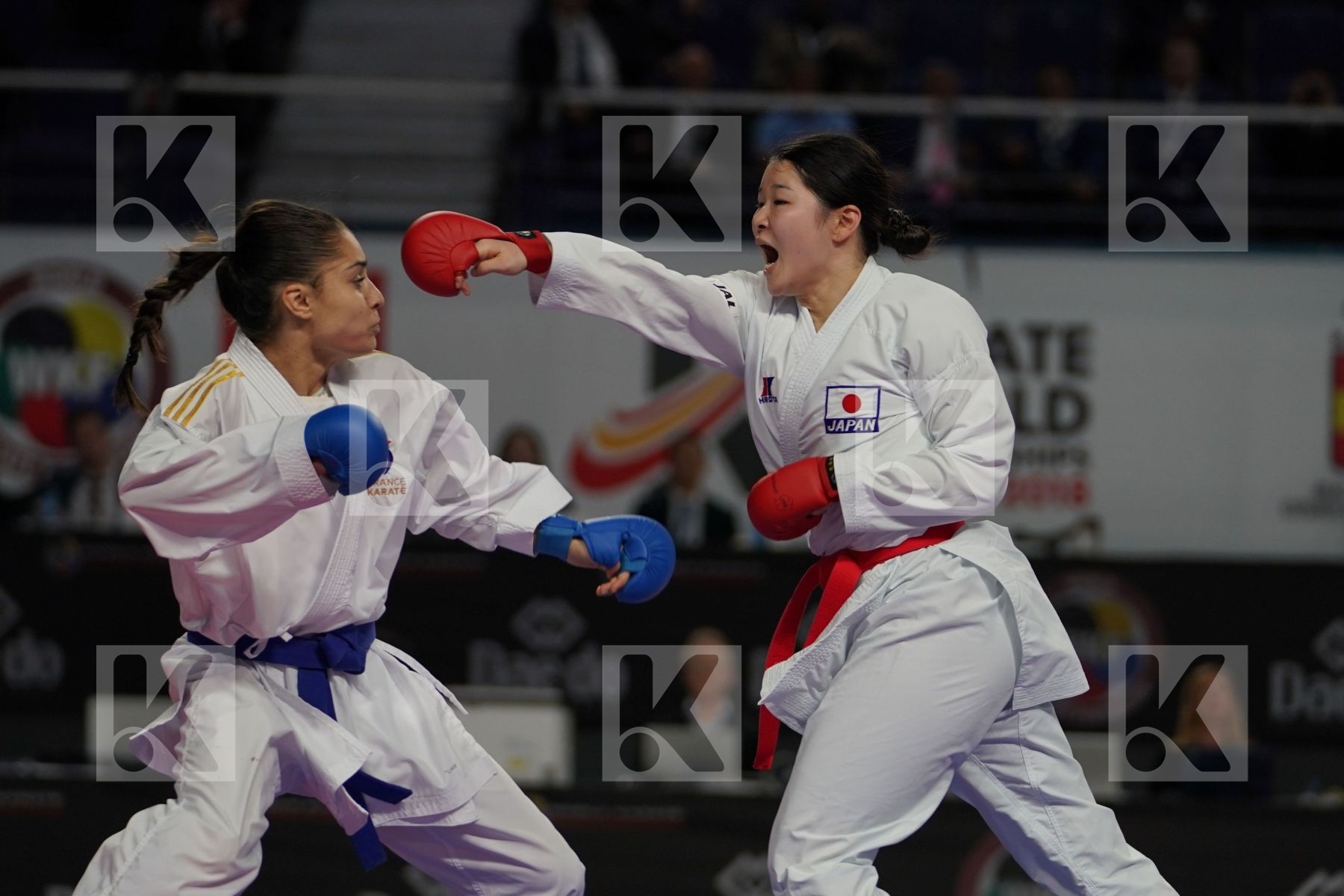 Japan (KAWAMURA, SAITO, SOMEYA, UEKUSA) vs France (AVAZERI, BRITO, HEURTAULT, SIVERT) in Senior Team Female Kumite - Final bout
