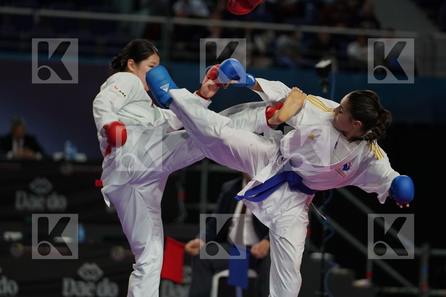 Japan (KAWAMURA, SAITO, SOMEYA, UEKUSA) vs France (AVAZERI, BRITO, HEURTAULT, SIVERT) in Senior Team Female Kumite - Final bout