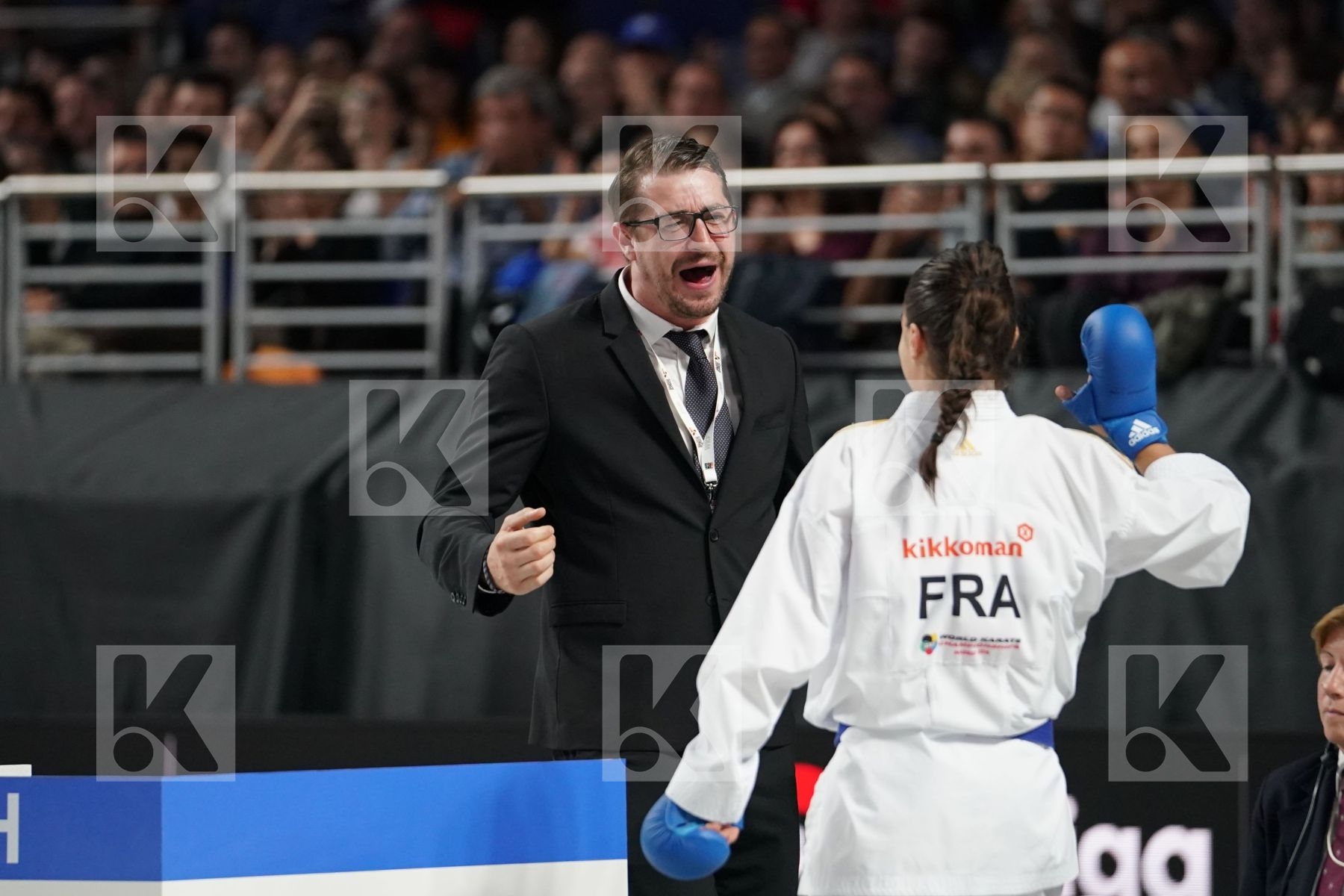 Japan (KAWAMURA, SAITO, SOMEYA, UEKUSA) vs France (AVAZERI, BRITO, HEURTAULT, SIVERT) in Senior Team Female Kumite - Final bout