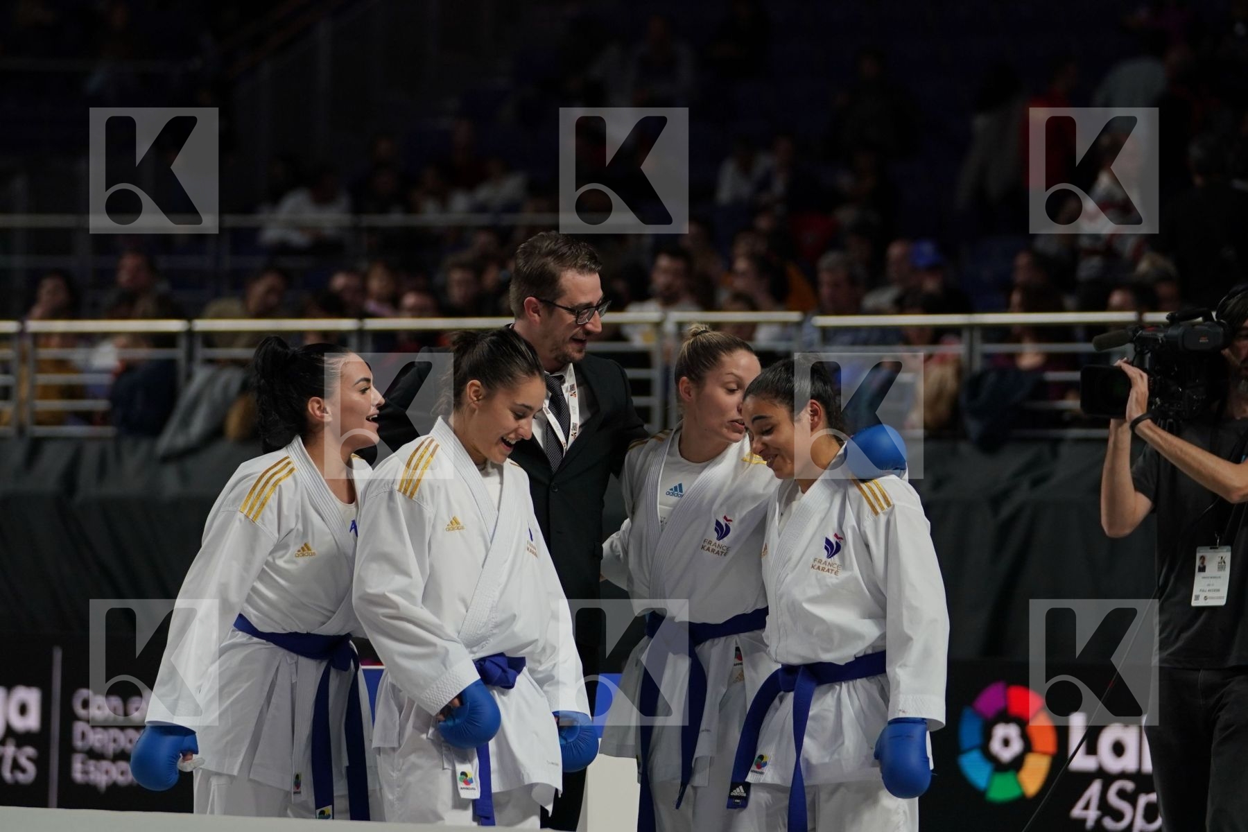 Japan (KAWAMURA, SAITO, SOMEYA, UEKUSA) vs France (AVAZERI, BRITO, HEURTAULT, SIVERT) in Senior Team Female Kumite - Final bout