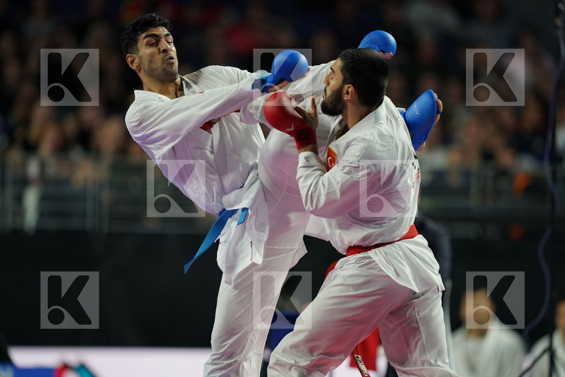 TURKEY (AKTAS, ELTEMUR, GOK, KAPTAN, OZER, UYGUR, YAMANOGLU) vs IRAN (ABAZARI, ASGARI GHONCHEH, ASIABARI, GANJZADEH, HEYDARI, KHODABAKHSHI, POORSHAB) in Senior Team Male Kumite - Final bout