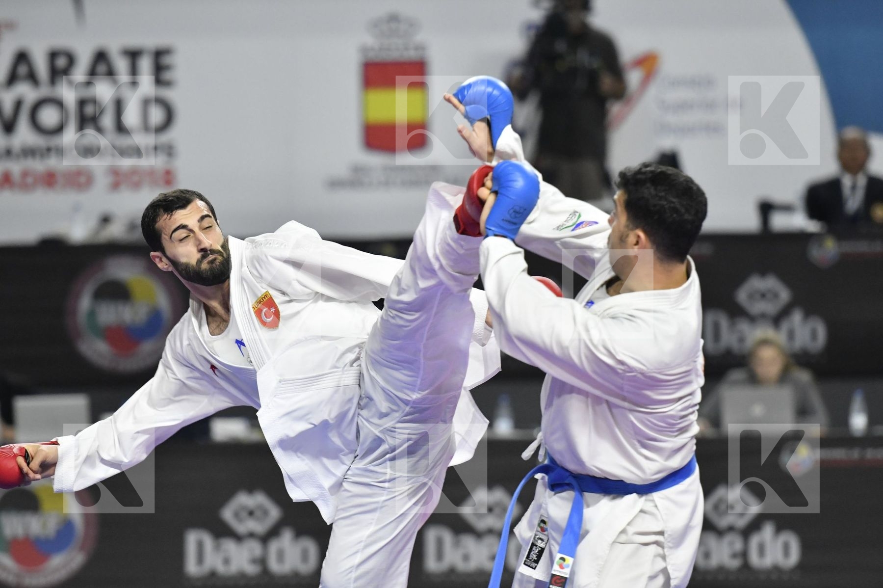 TURKEY (AKTAS, ELTEMUR, GOK, KAPTAN, OZER, UYGUR, YAMANOGLU) vs IRAN (ABAZARI, ASGARI GHONCHEH, ASIABARI, GANJZADEH, HEYDARI, KHODABAKHSHI, POORSHAB) in Senior Team Male Kumite - Final bout