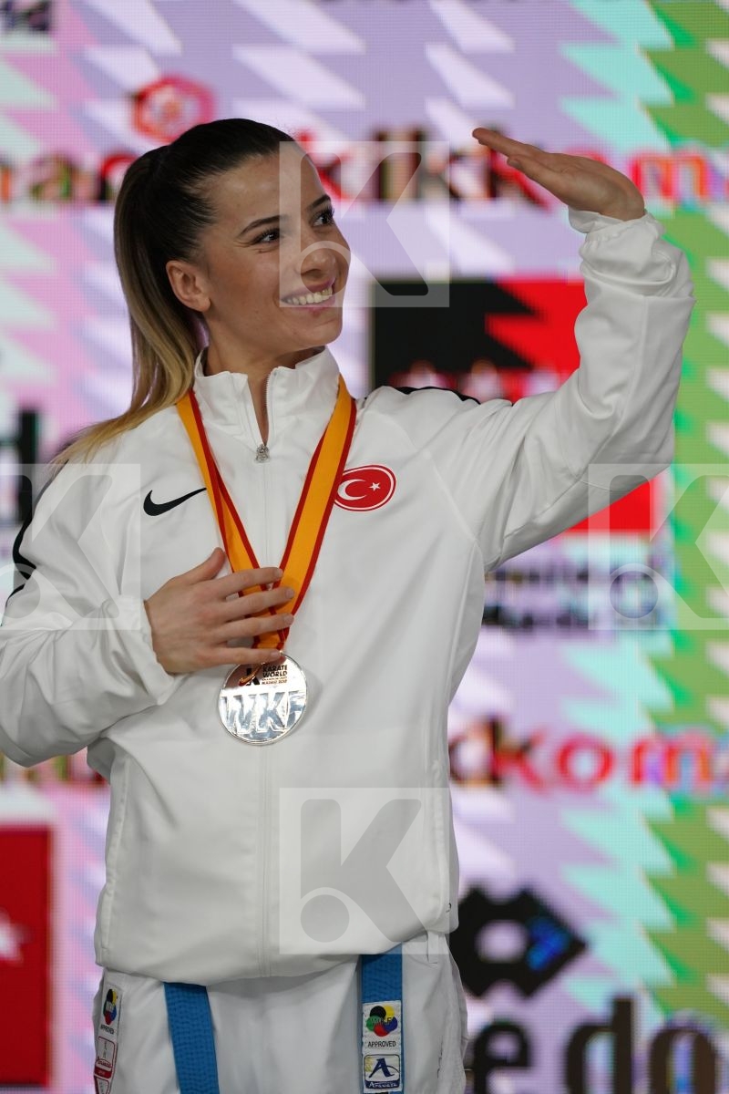 SERAP OZCELIK ARAPOGLU (TURKEY) in Senior Kumite -50 Kg - Podium ceremony