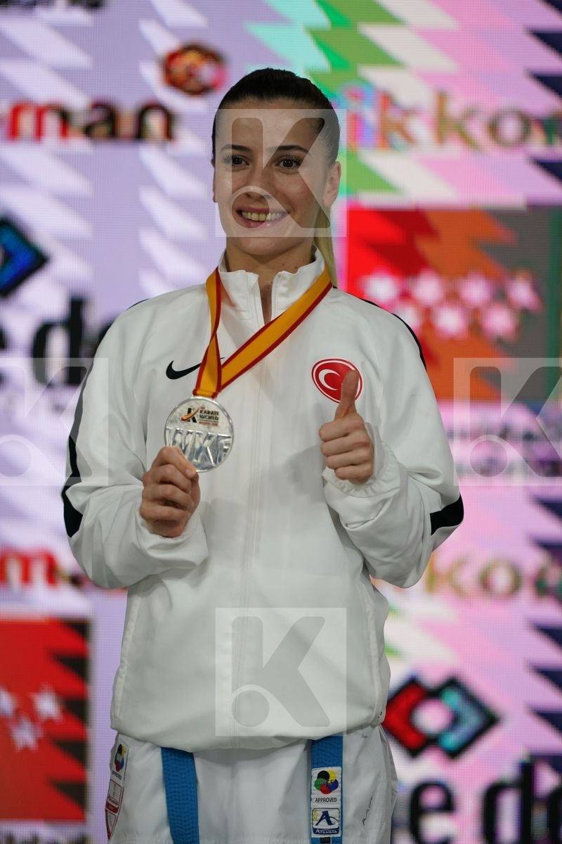 SERAP OZCELIK ARAPOGLU (TURKEY) in Senior Kumite -50 Kg - Podium ceremony