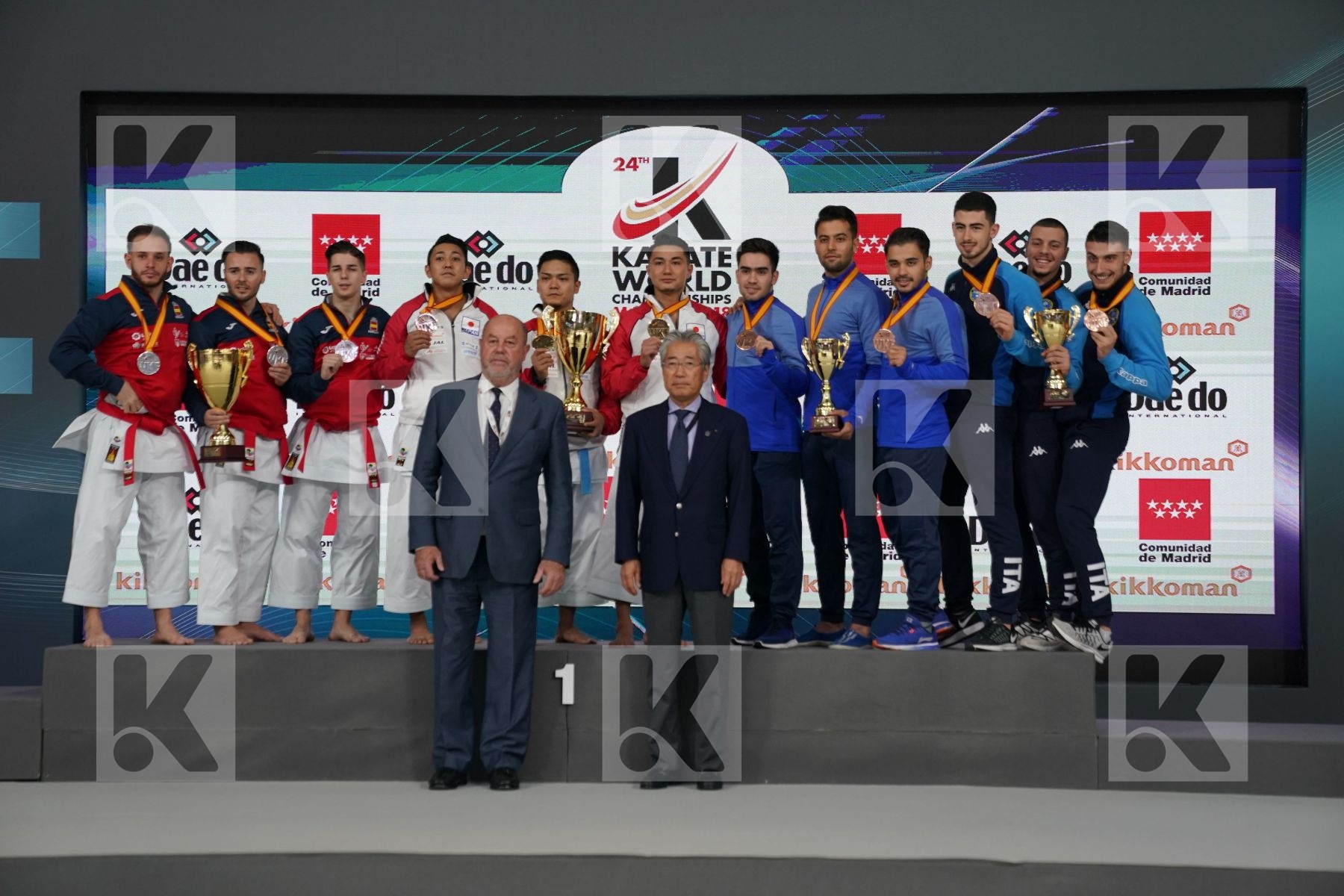 SPAIN (CARBONELL LOPEZ, GALAN LOPEZ, SALAZAR JOVER) vs JAPAN (KINJO, KIYUNA, UEMURA), ITALY (GALLO, IODICE, PANAGIA), IRAN (DELIKHOUN, SHAHRJERDI, ZAND) in Senior Team Female Kata - Podium ceremony