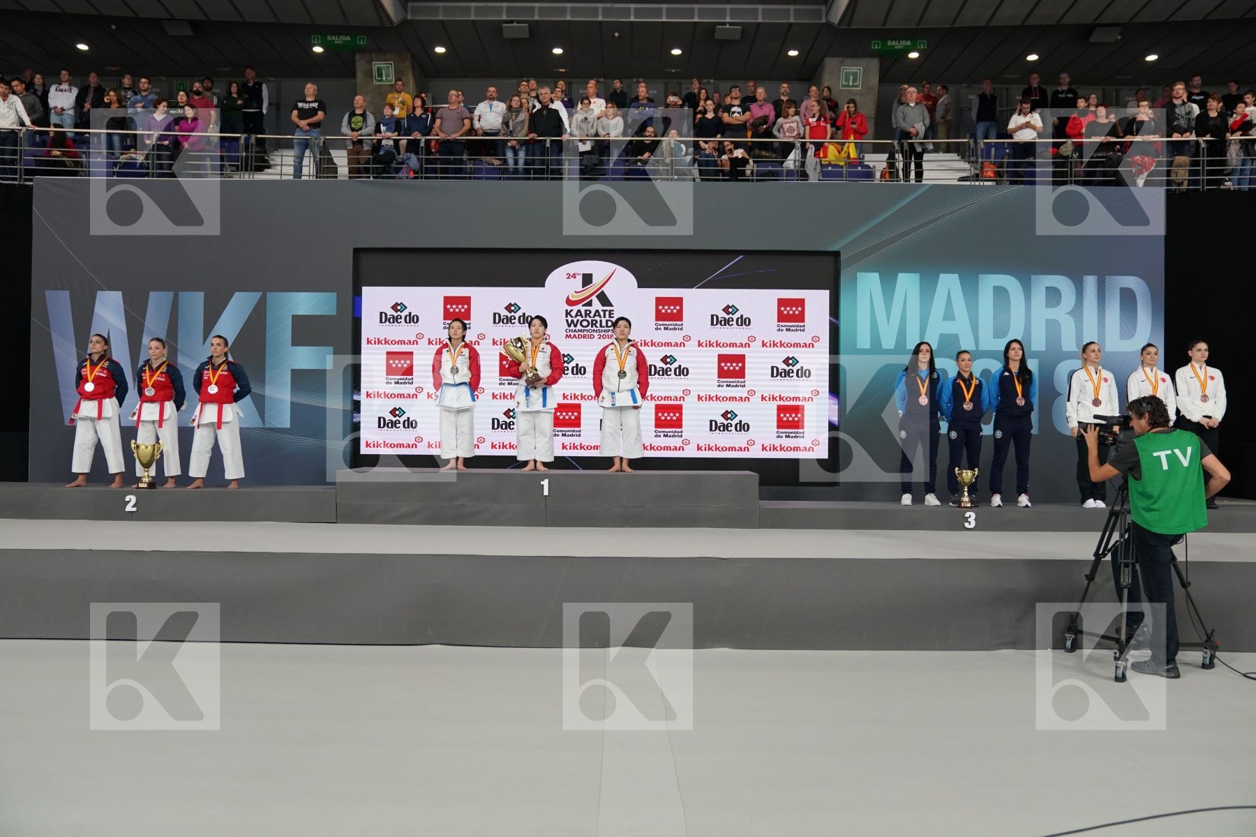 ITALY (BATTAGLIA, DÕONOFRIO, PEZZETTI), TURKEY (ELTEMUR, KUSMUS, SOFUOGLU), SPAIN (GARCIA LOZANO, RODRIGUEZ ENCABO, ROY RUBIO), JAPAN (ISHIBASHI, MUGIYAMA, TAIRA) in Senior Team Female Kata - Podium ceremony